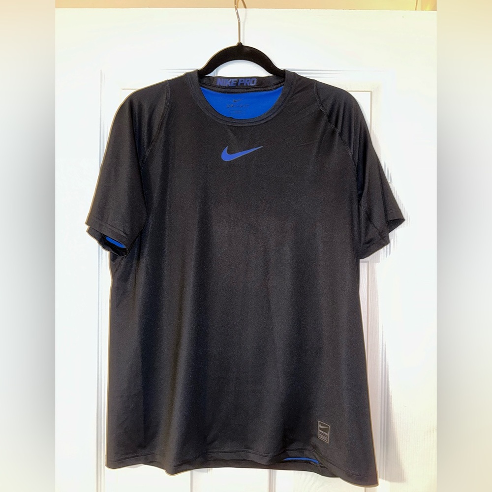 Nike DriFit Men’s L Fitted